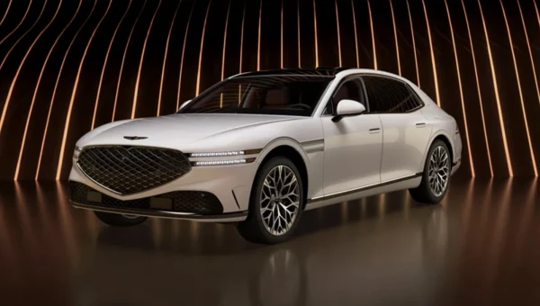 В Россию привезли новое поколение седана Genesis G90